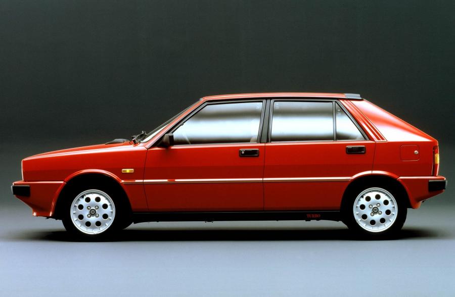  Lancia Delta 1979 года  (фото 2 из 35)